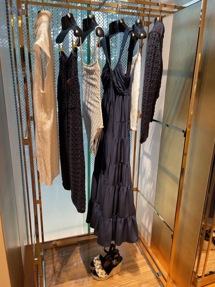 LOUIS VUITTON 表参道店