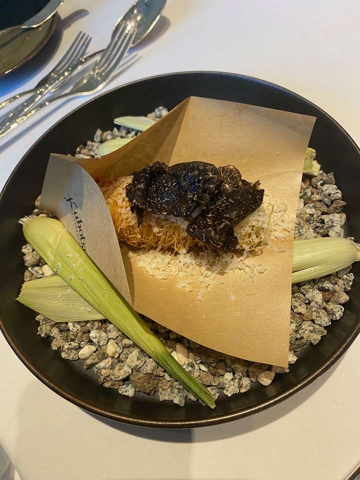 窪津朋生とうもろこしのカンノーリ 黒トリュフ