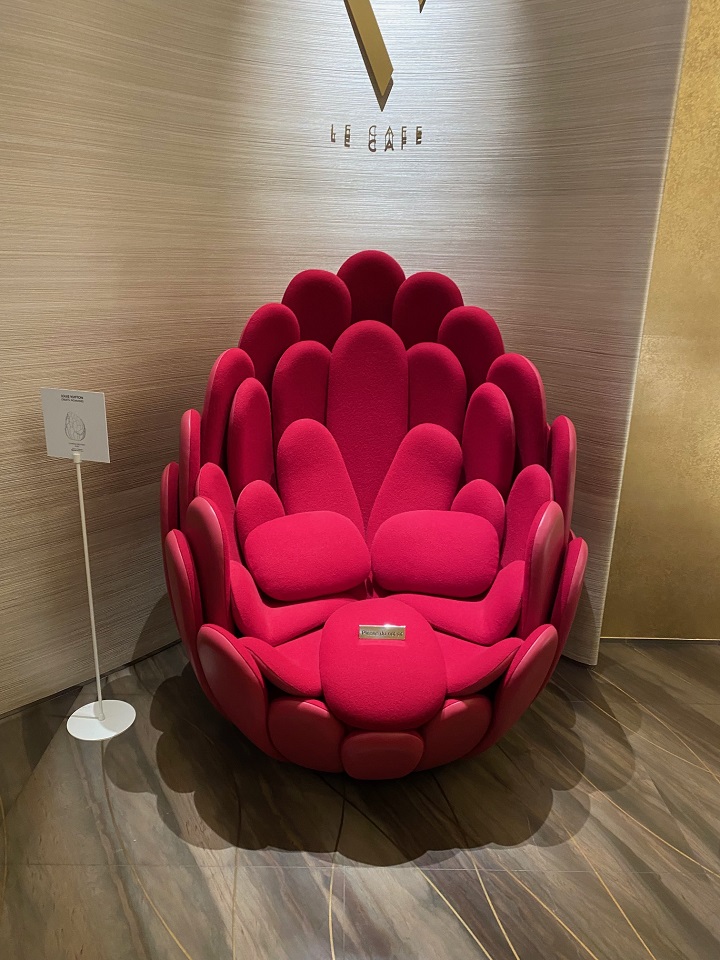 ルイ・ヴィトン銀座並木通り店 Louis Vuitton Ginza Namiki-dori store in Tokyo