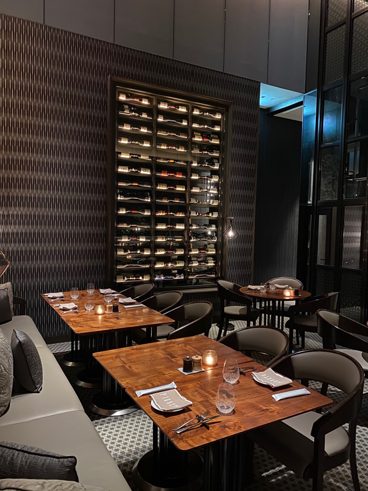 フォーシーズンズホテル東京大手町 ピニェート PIGNETO Four Seasons Hotel Tokyo at Otemachi