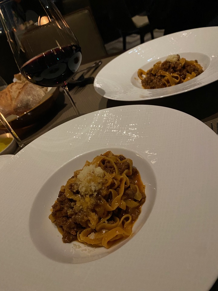 フォーシーズンズホテル東京大手町 ピニェート PIGNETO Four Seasons Hotel Tokyo at Otemachi