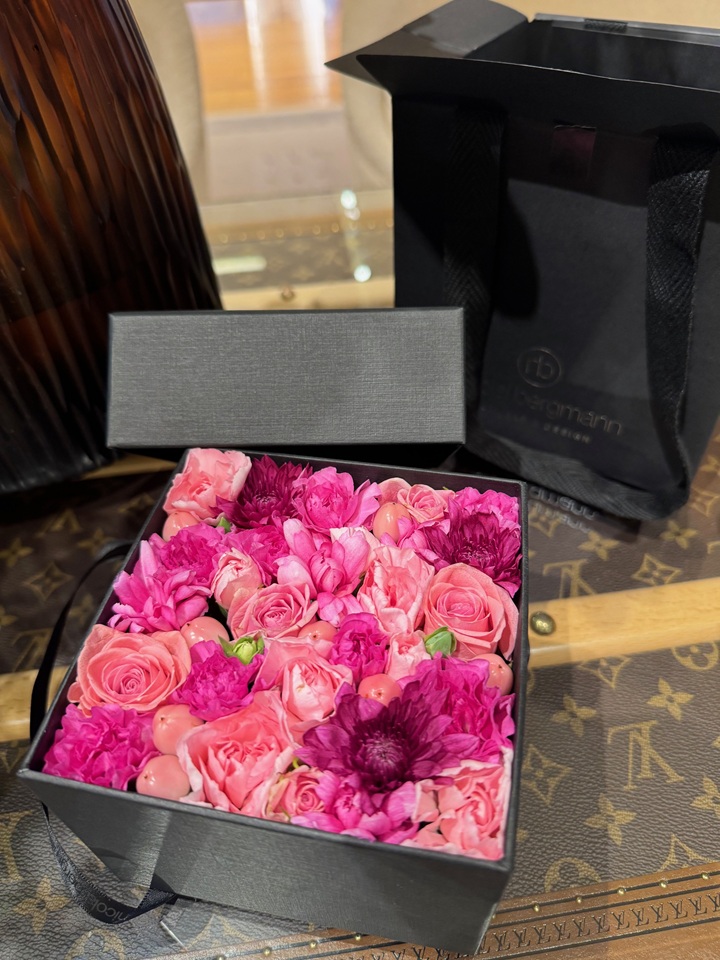 LOUIS VUITTON ルイ・ヴィトン プレゼント Nicolai Bergman